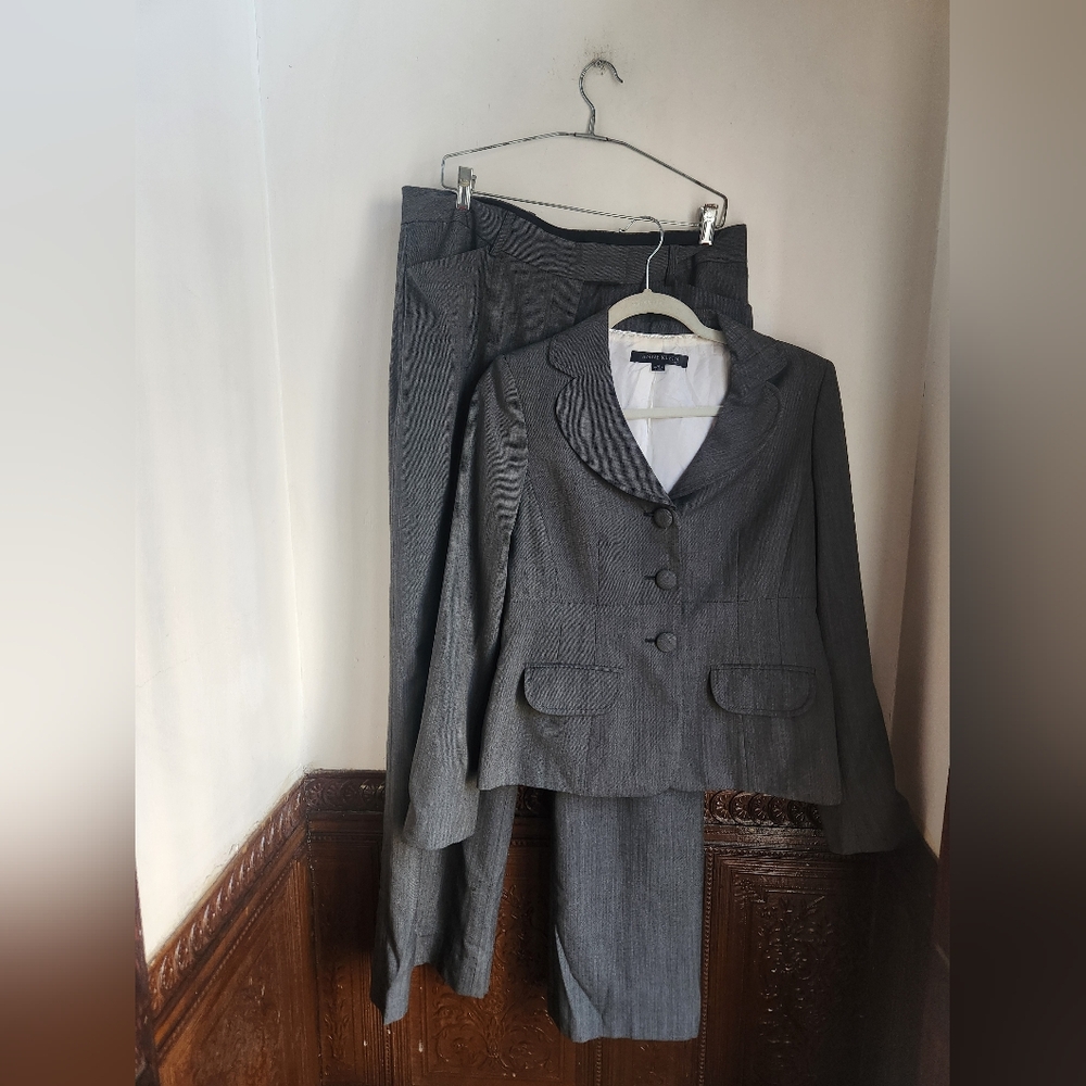 ANN TAYLOR Wool Blend Gray Pantsuit Sz 12